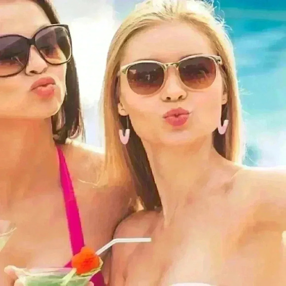 2/20 Wire hoop pull  acrylic yellow pink earrings - Picture 5 of 5